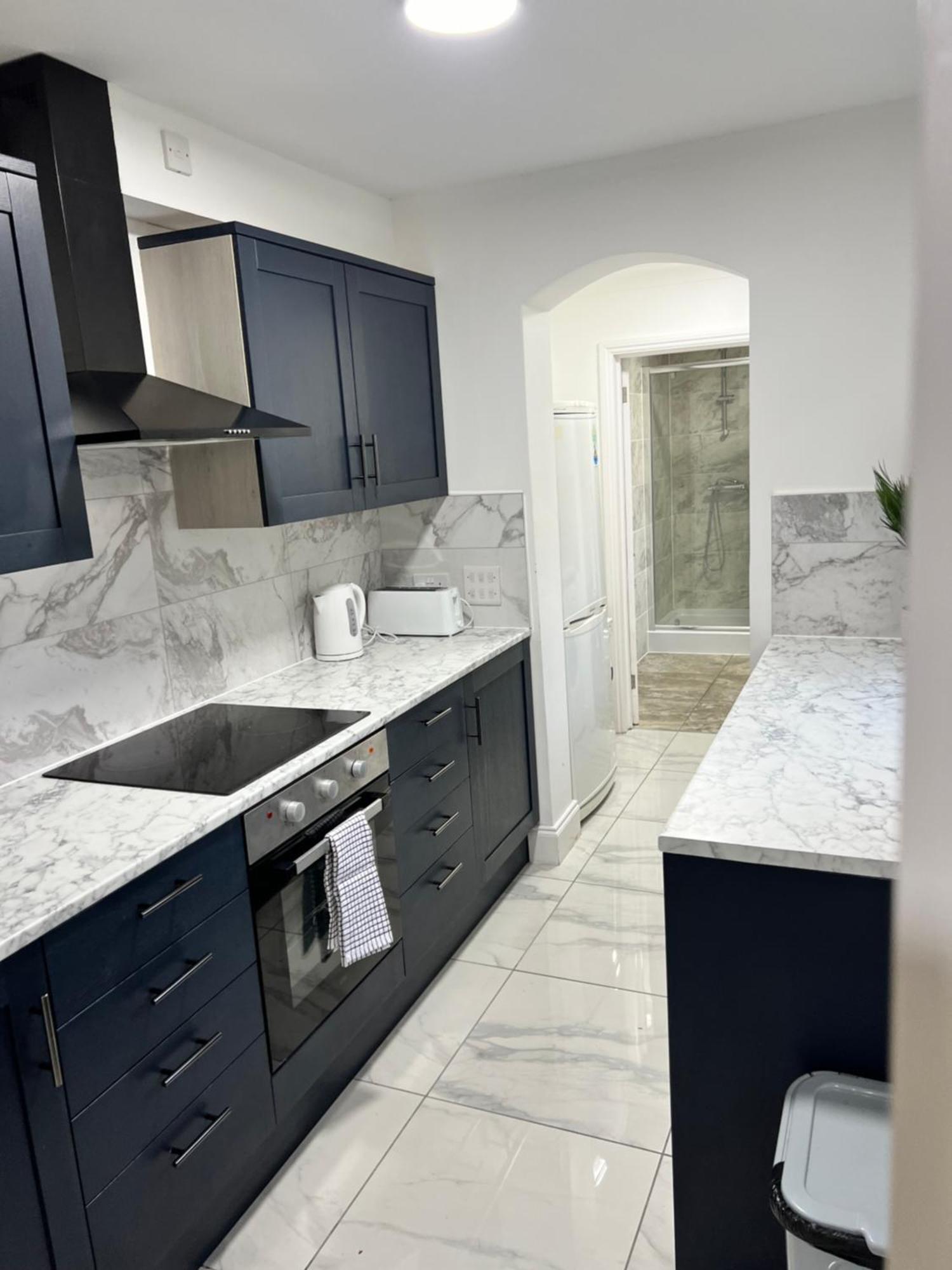 Holiday home Stunning 3 Bed 2bath House W/parking