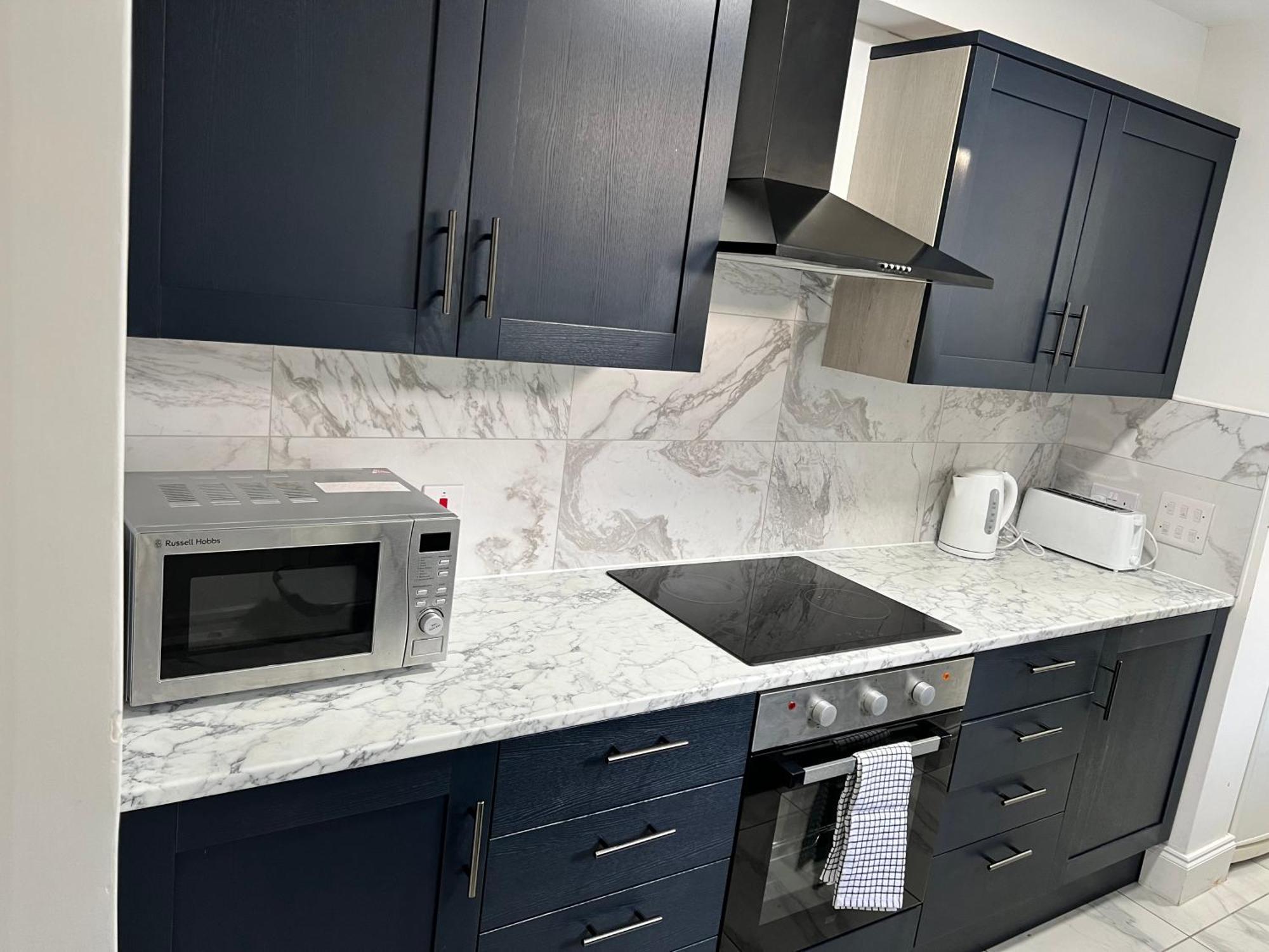 Stunning 3 Bed 2bath House W/parking Holiday home