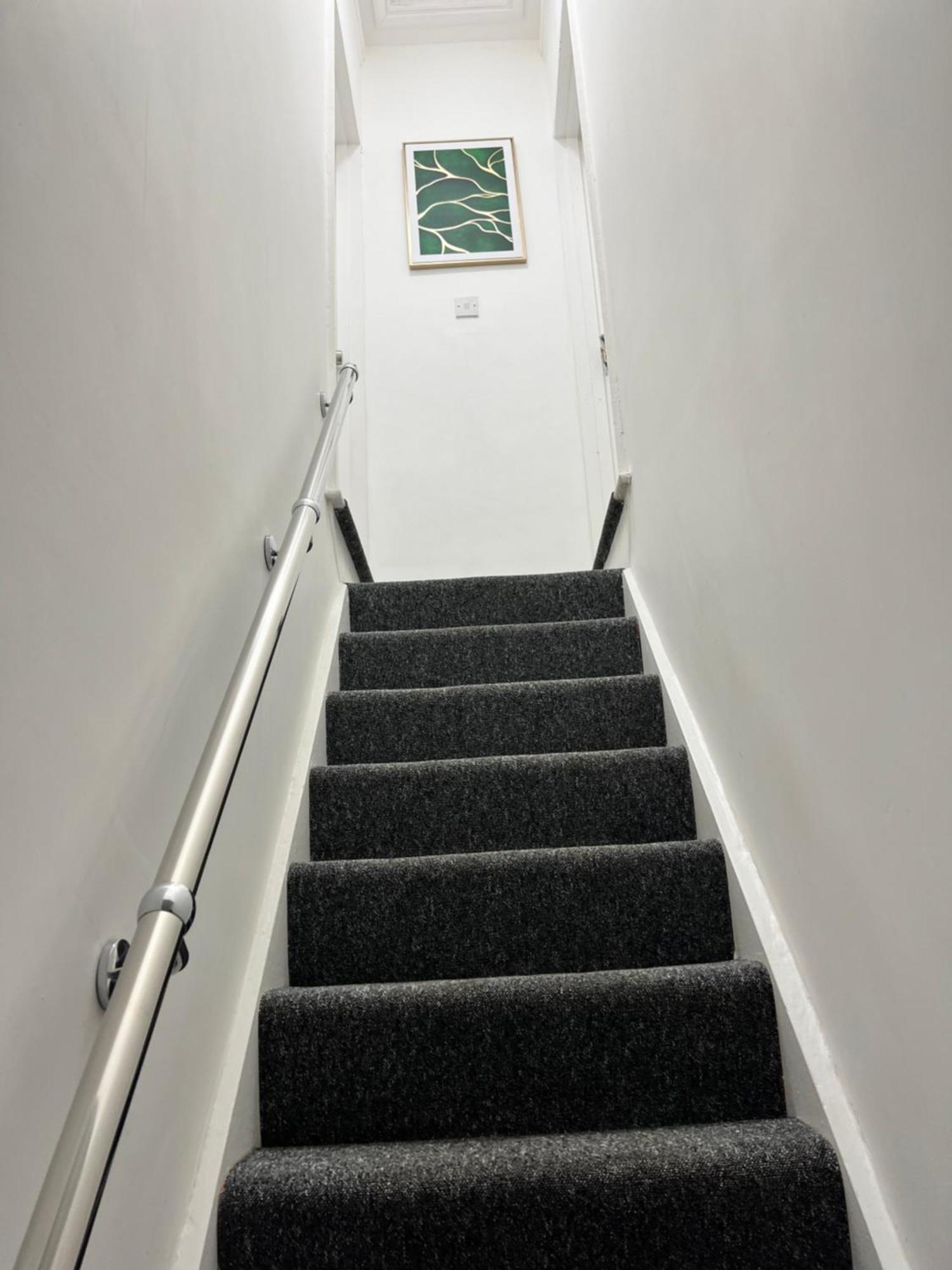 Stunning 3 Bed 2bath House W/parking