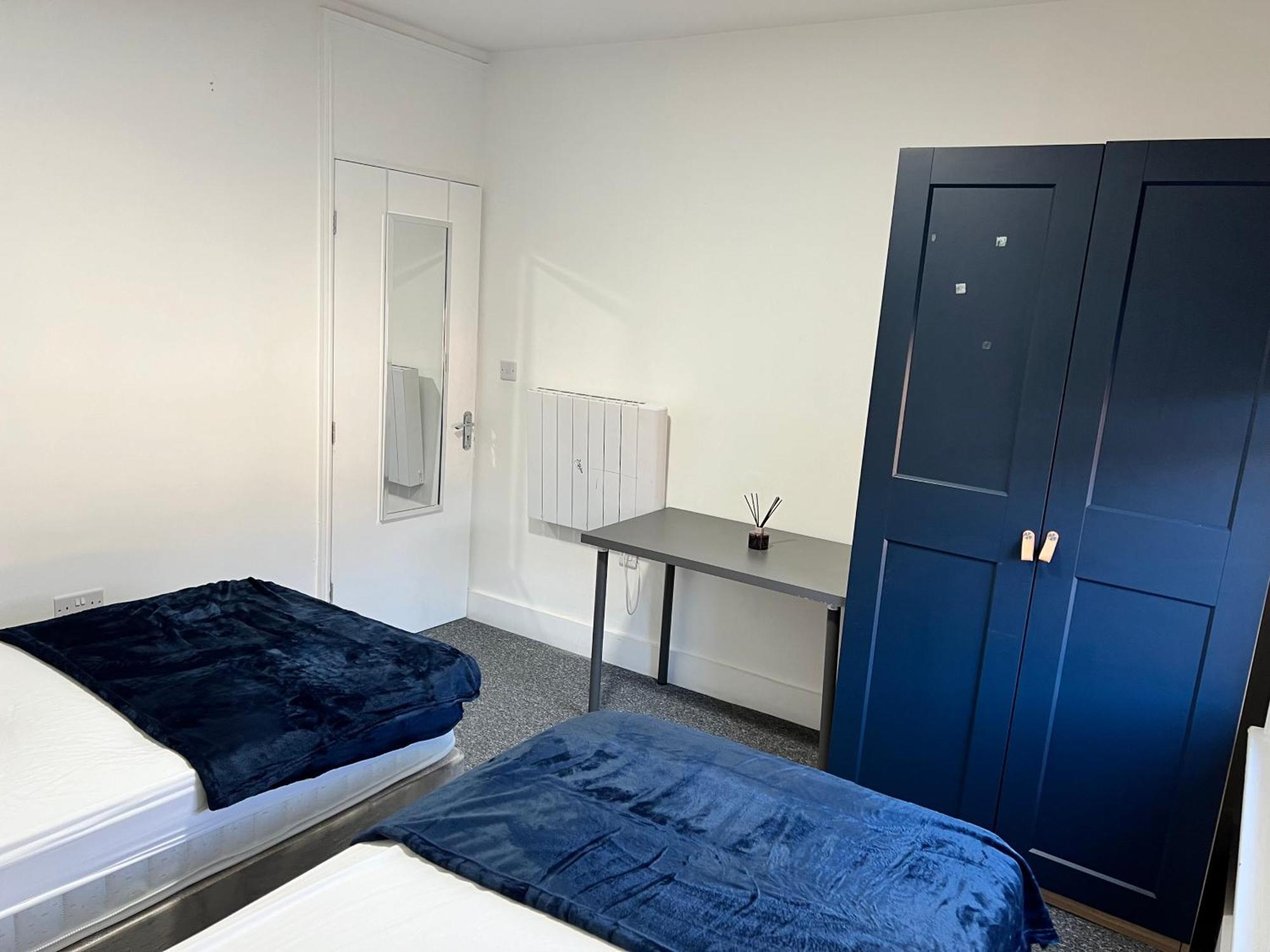 Holiday home Stunning 3 Bed 2bath House W/parking